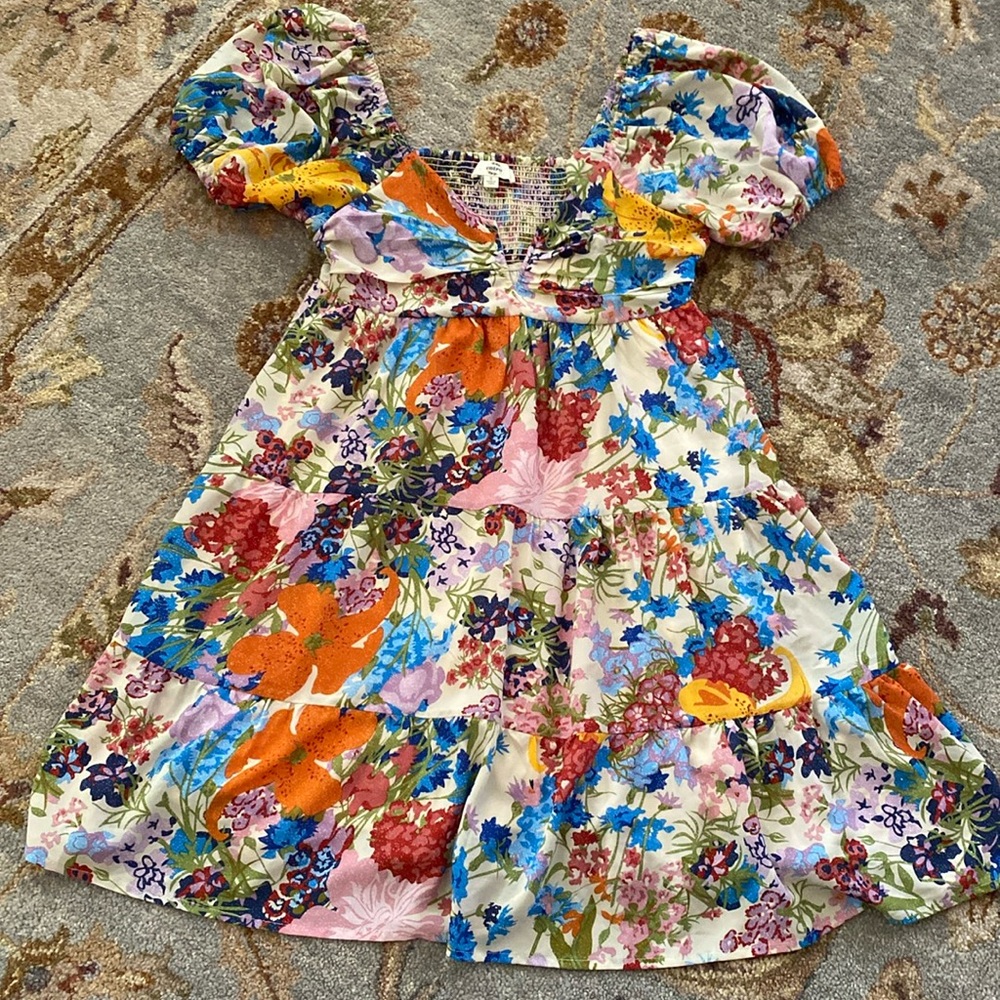 ⭐️ NWOT ⭐️ Entro floral puff sleeve dress, SMALL